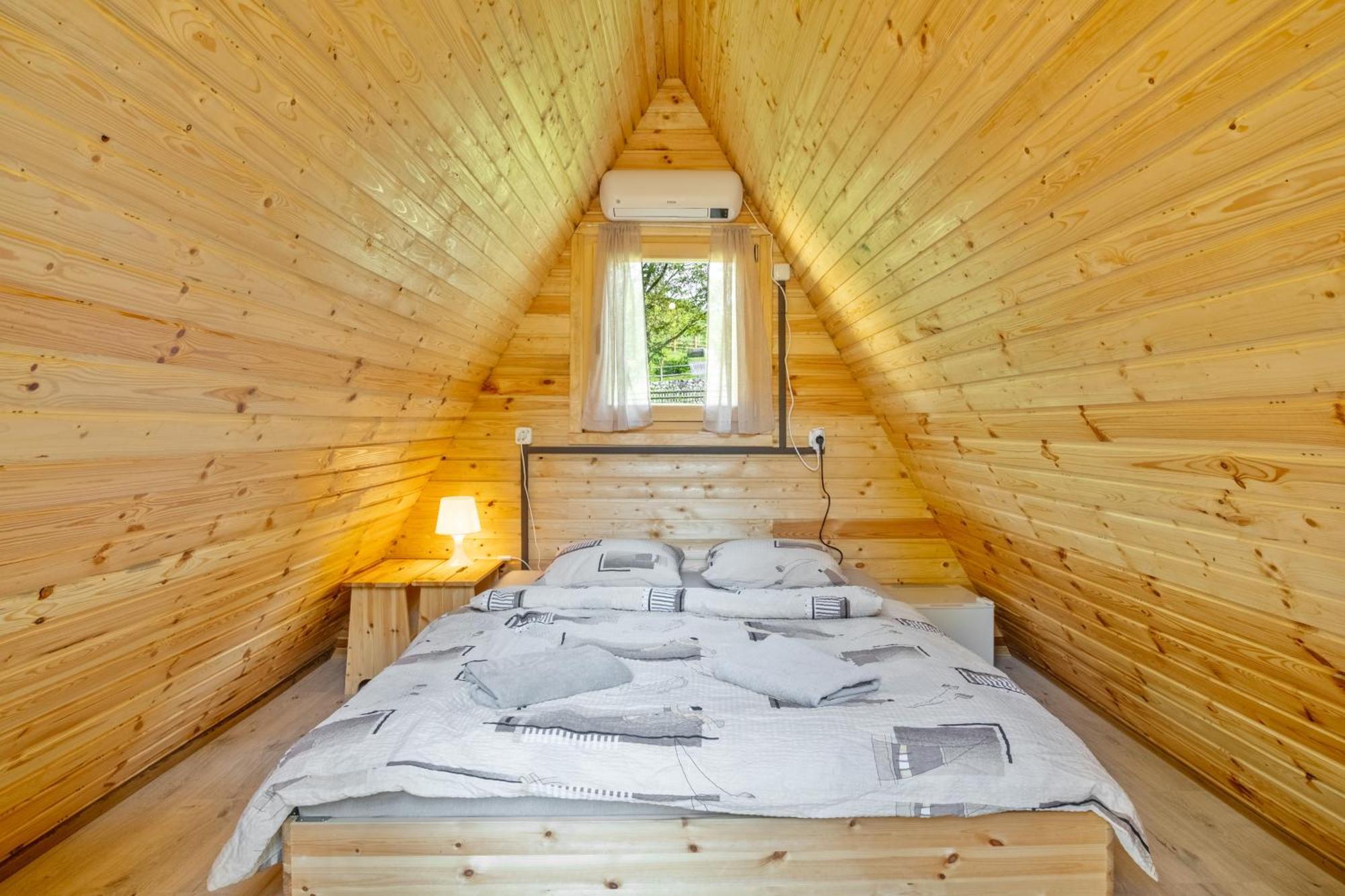 Resort Pod Orehi - Bled - Apartma & Glamping & Savna מראה חיצוני תמונה
