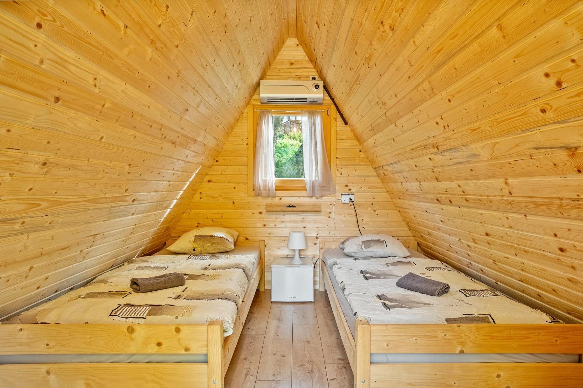 Resort Pod Orehi - Bled - Apartma & Glamping & Savna מראה חיצוני תמונה